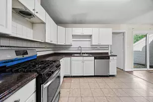 1020 S Park Blvd, Streamwood, IL 60107 - Photo 12