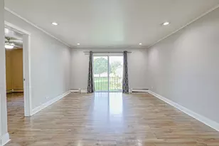 9446 Dee Rd, Des Plaines, IL 60016 - Photo 8