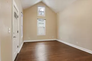 1212 N Madison St, Bloomington, IL 61701 - Photo 4