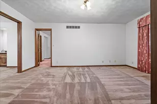 404 Chelsea Dr, Bloomington, IL 61704 - Photo 18