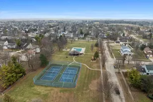 404 Chelsea Dr, Bloomington, IL 61704 - Photo 4