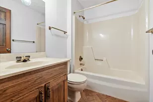 404 Chelsea Dr, Bloomington, IL 61704 - Photo 16