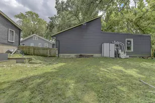 1322 Benton St, Crete, IL 60417 - Photo 4