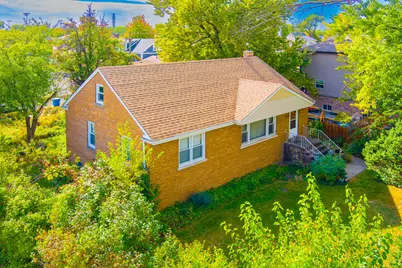 7635 W 65th Place, Bedford Park, IL 60501 - Photo 2