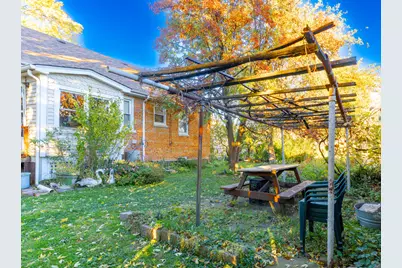 7635 W 65th Place, Bedford Park, IL 60501 - Photo 12