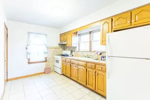 7635 W 65th Pl, Bedford Park, IL 60501 - Photo 6