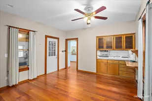 92 Maple St, Sugar Grove, IL 60554 - Photo 6