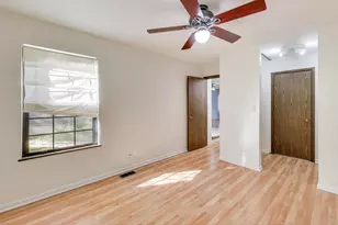 740 Chandler Rd, Gurnee, IL 60031 - Photo 8