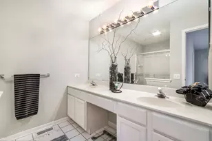 434 Locksley Dr, Streamwood, IL 60107 - Photo 12