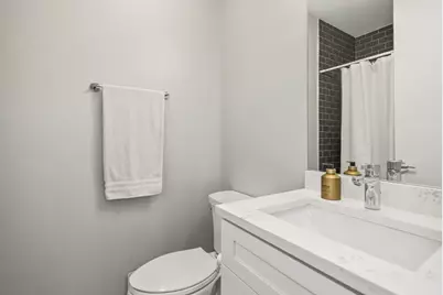 4419 W Waveland Avenue, Chicago, IL 60641 - Photo 16