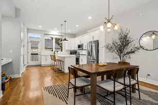 4419 W Waveland Ave, Chicago, IL 60641 - Photo 4