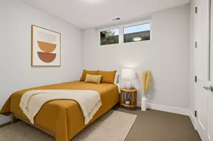 4419 W Waveland Ave, Chicago, IL 60641 - Photo 14