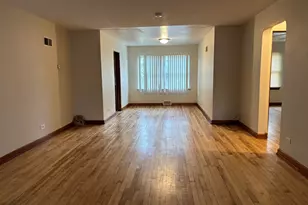 317 N Jackson St, Waukegan, IL 60085 - Photo 4