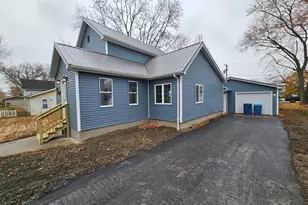 205 W Henry St, Odell, IL 60460 - Photo 2