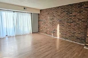 1420 Woodbridge Rd, Joliet, IL 60436 - Photo 4