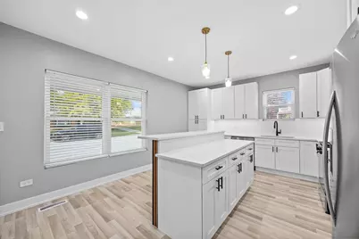 209 N Hunter Street, Thornton, IL 60476 - Photo 4