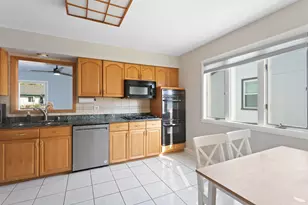 1031 Conrad Ct, Elk Grove Village, IL 60007 - Photo 6