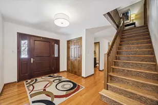 7612 Ridgewood Ln, Burr Ridge, IL 60527 - Photo 2