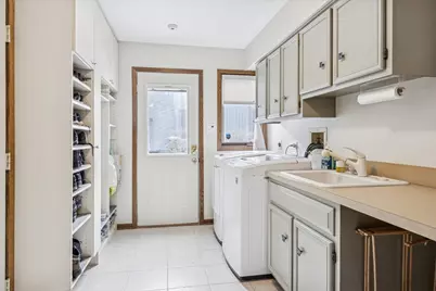 7612 Ridgewood Lane, Burr Ridge, IL 60527 - Photo 8