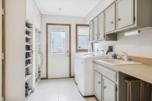 7612 Ridgewood Ln, Burr Ridge, IL 60527 - Photo 8