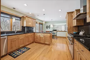 7612 Ridgewood Ln, Burr Ridge, IL 60527 - Photo 6