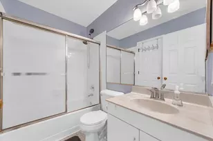 [Address not provided], Buffalo Grove, IL 60089 - Photo 34