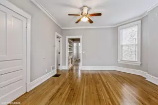 2622 W Crystal St, Chicago, IL 60622 - Photo 2