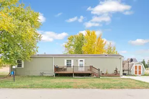 31 Peggy Dr, Sandwich, IL 60548 - Photo 2