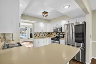 808 Lakeshore Dr, Tuscola, IL 61953 - Photo 16