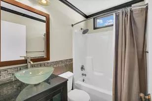 808 Lakeshore Dr, Tuscola, IL 61953 - Photo 22