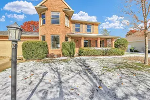 808 Lakeshore Dr, Tuscola, IL 61953 - Photo 4