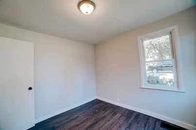 745 E Oak Street, Watseka, IL 60970 - Photo 18