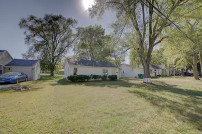 745 E Oak Street, Watseka, IL 60970 - Photo 2