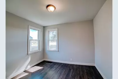 745 E Oak Street, Watseka, IL 60970 - Photo 10