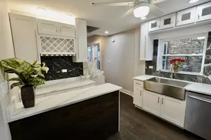 8734 S Honore St, Chicago, IL 60620 - Photo 10