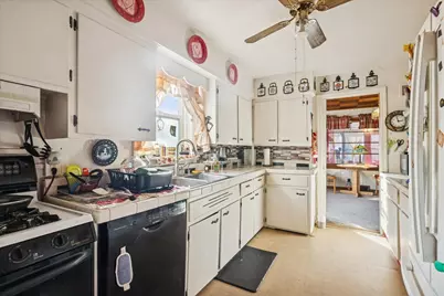 29652 W Roberts Road, Island Lake, IL 60042 - Photo 6