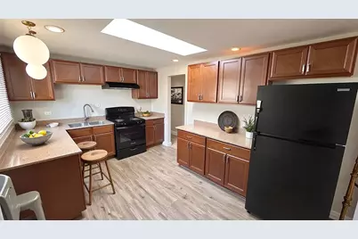 14039 S Claire Boulevard, Robbins, IL 60472 - Photo 6