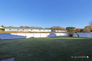 415 Kingsport Dr, Gurnee, IL 60031 - Photo 24