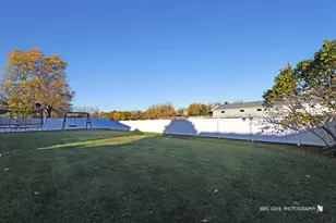 415 Kingsport Dr, Gurnee, IL 60031 - Photo 22