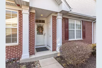 2805 Bond Circle #2805, Naperville, IL 60563 - Photo 2