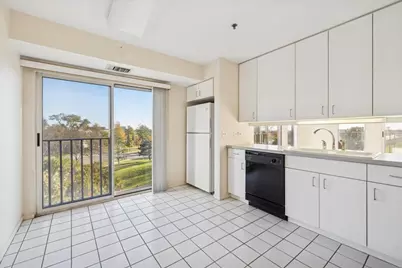 351 Kelburn Road #312, Deerfield, IL 60015 - Photo 10