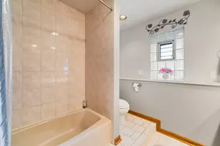 5706 N New Hampshire Ave, Chicago, IL 60631 - Photo 32