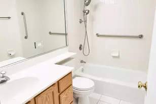 5721 W 103rd St, Oak Lawn, IL 60453 - Photo 8