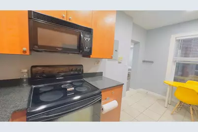 1411 W Farwell Avenue #E2, Chicago, IL 60626 - Photo 10