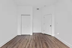 1421 E 69th Pl, Chicago, IL 60637 - Photo 8