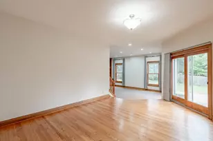 26W185 Meadowview Ct, Wheaton, IL 60187 - Photo 4