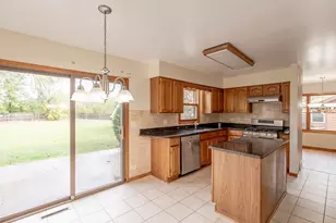 4150 Midlane Dr, Wadsworth, IL 60083 - Photo 6