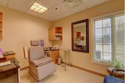 581 Sullivan Road #B, Aurora, IL 60506 - Photo 6