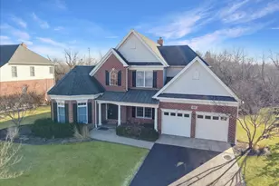 82 Open Pkwy S, Hawthorn Woods, IL 60047 - Photo 2
