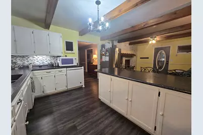 614 S Thomas Street, Gilman, IL 60938 - Photo 8